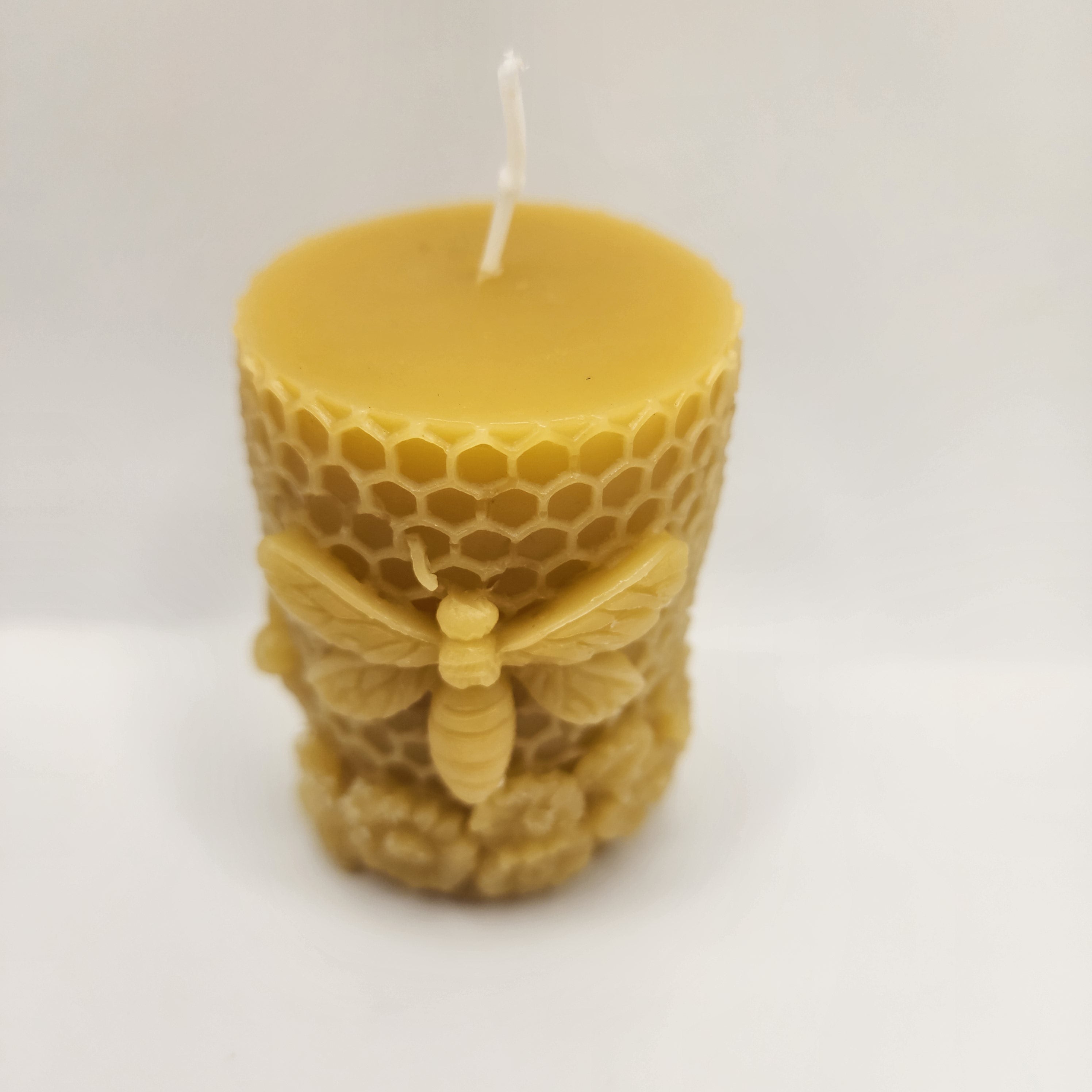 Dragonfly on Flowers Beeswax Candle – 3.7 oz - SAVAGE BEE-CHES®