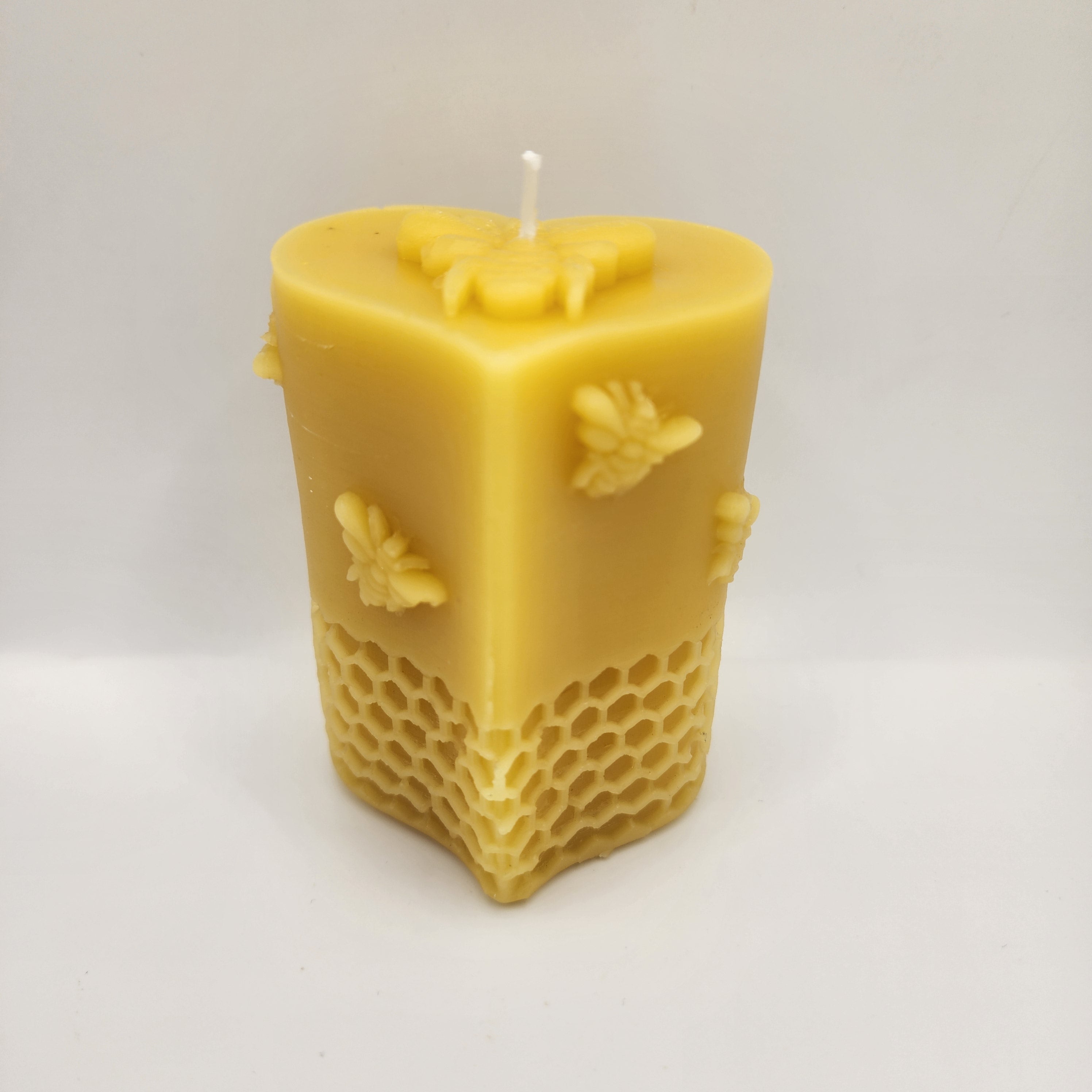 Heart and Bees Beeswax Candle – 5.9 oz - SAVAGE BEE-CHES®